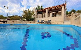 Holiday Home Villa Tonka By Interhome
